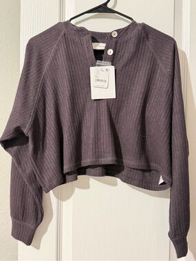 Cropped Ribbed Henley Sweater - Plum